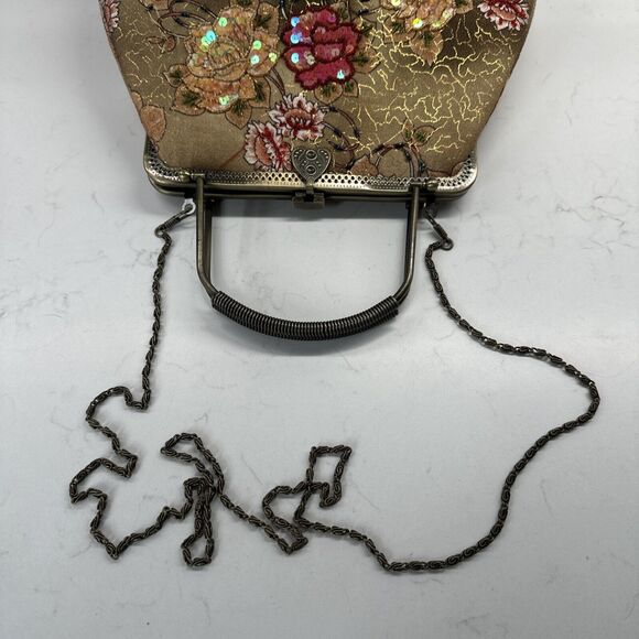Vintage beaded evening purse with antique closure hardware Chain Strap - Picture 10 of 13